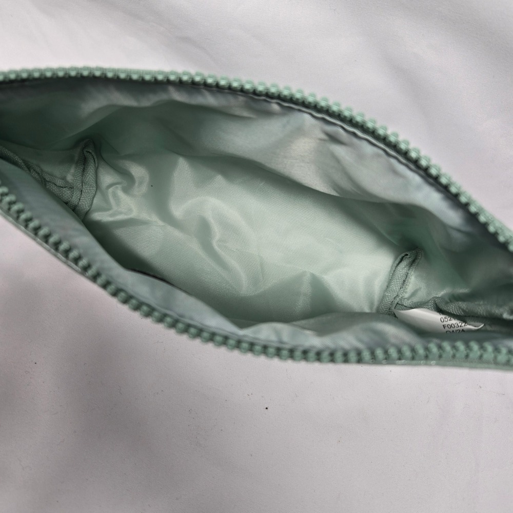 Sonia Kashuk Makeup Bag Womens Sage Green Faux Croc Embossed Cosmetic Pouch - Picture 3 of 9